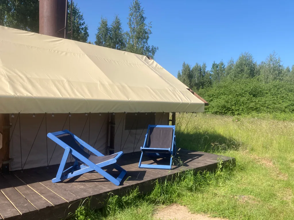 Уютный глэмпинг на прекрасном острове на псковском озере