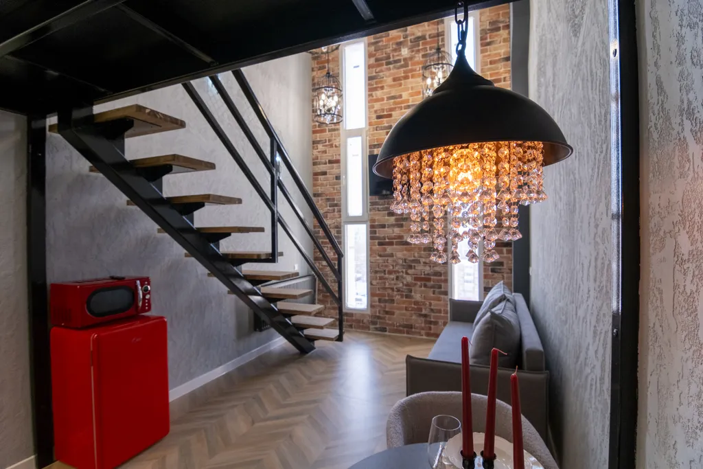 Двухэтажная студия с дизайнерским ремонтом