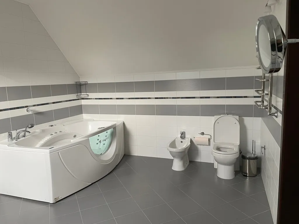 Красивый дом с баней и бассейном