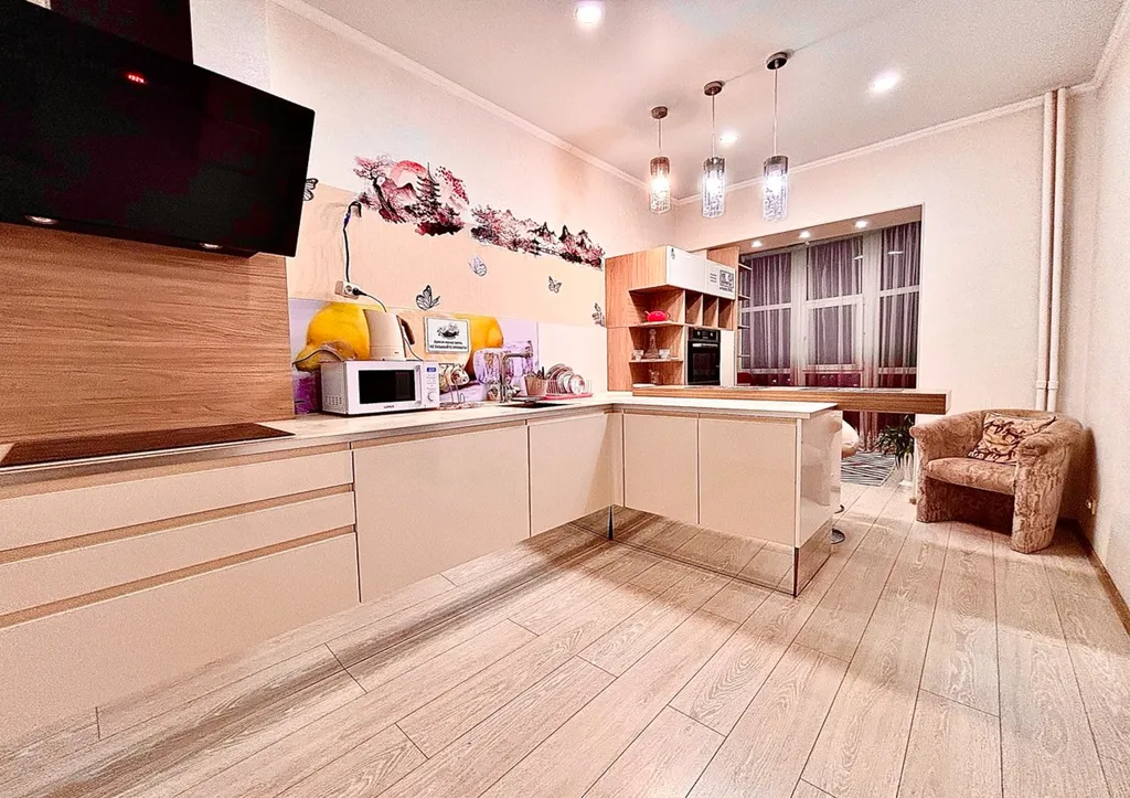 Студия с панорамным видом на набережную