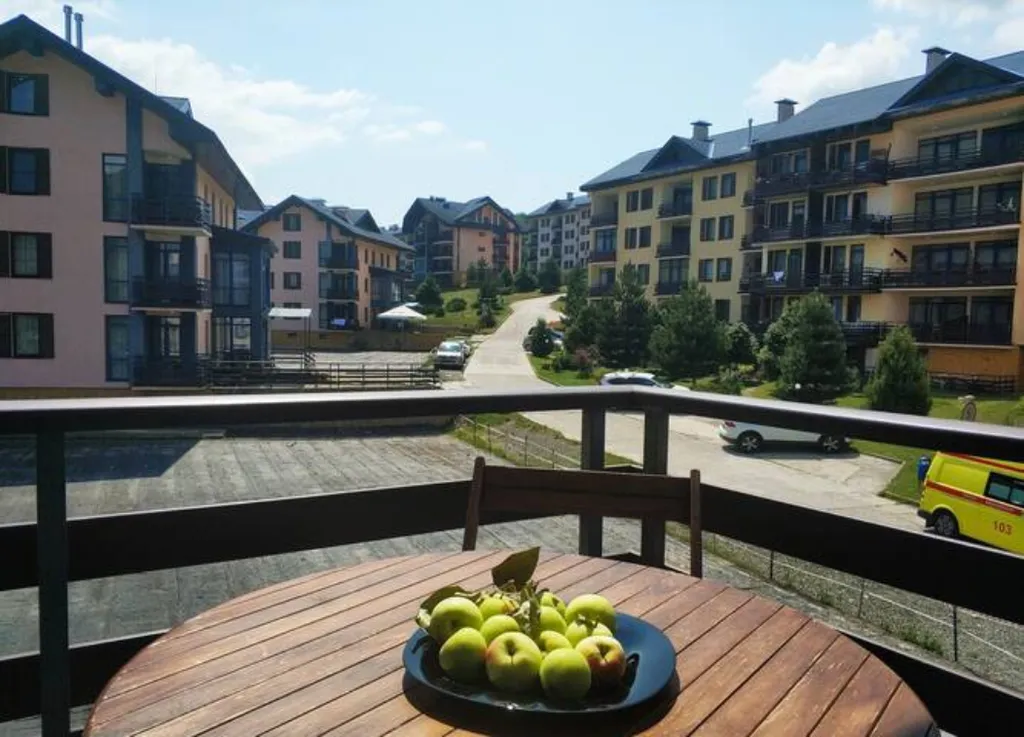 Квартира с балконом с видом на горы