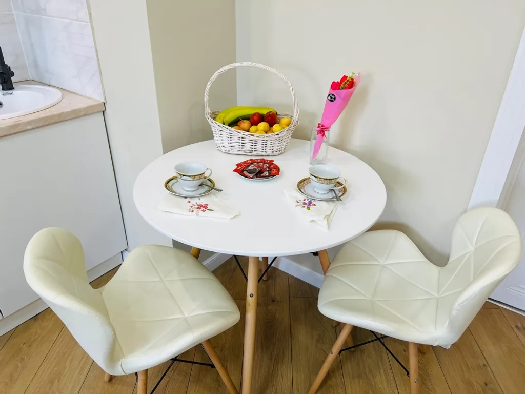 Шикарный вип с дизайнерским ремонтом в центре Алматы