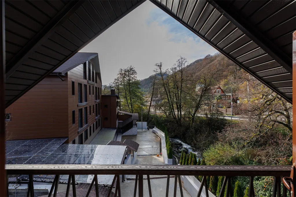 Двухэтажный коттедж, бассейн