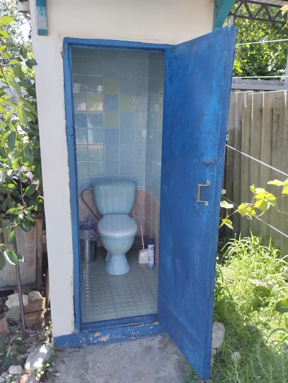 Агой, комната