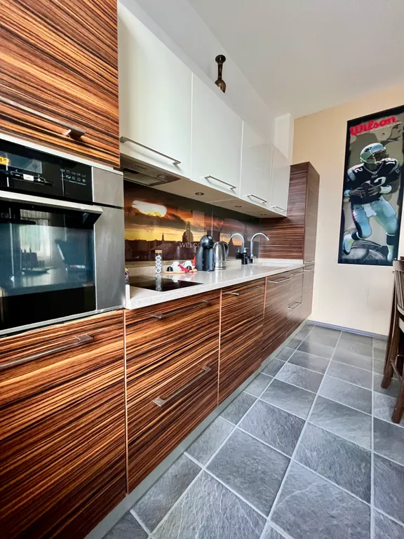 Двухкомнатная квартира в центре с закрытой парковкой