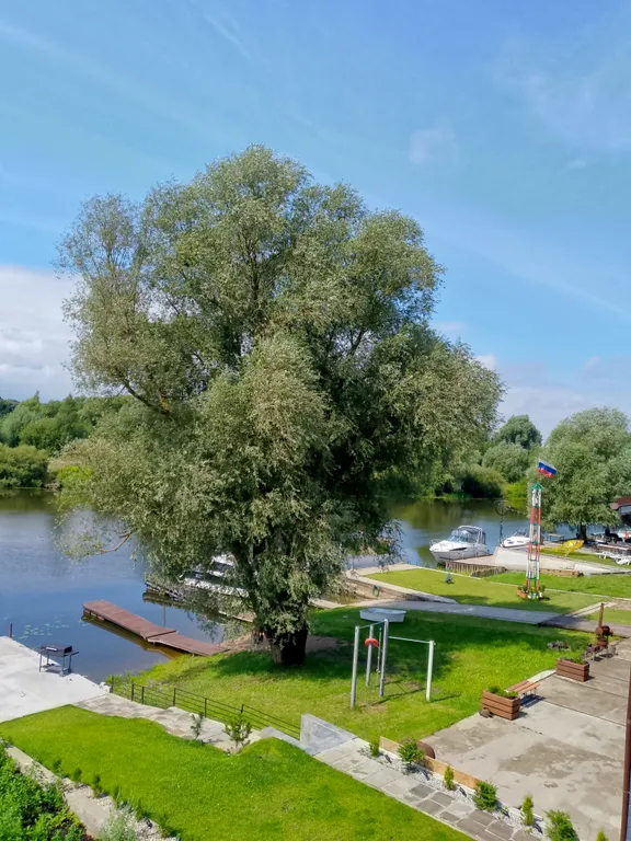 Таунхаус-эллинг на берегу реки