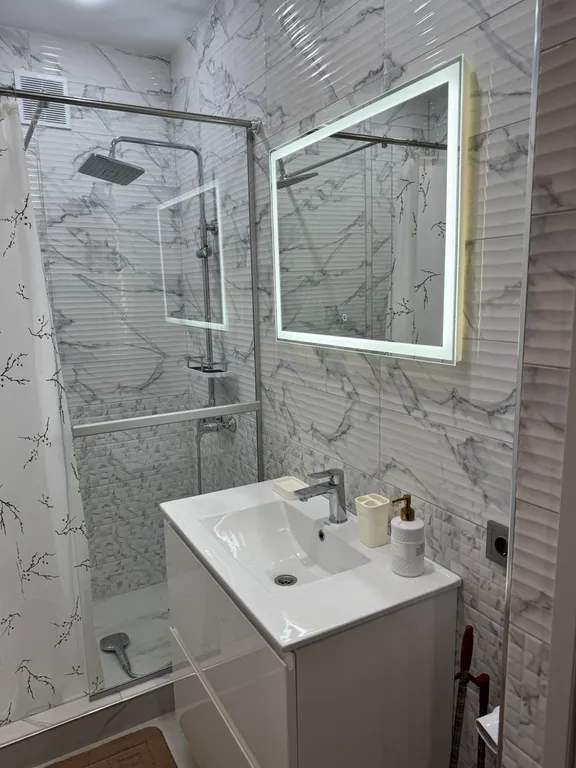 Уютная новая квартира с видом на горы