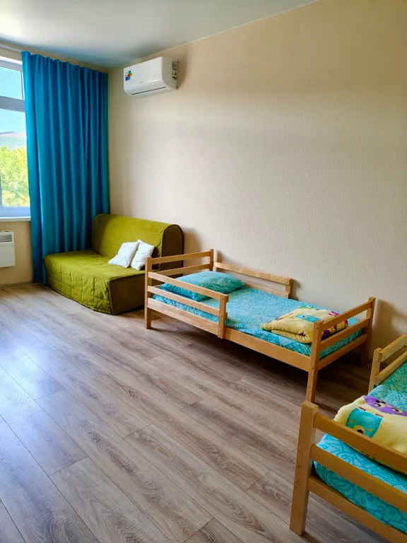 Квартира с видом на бассейн и горы