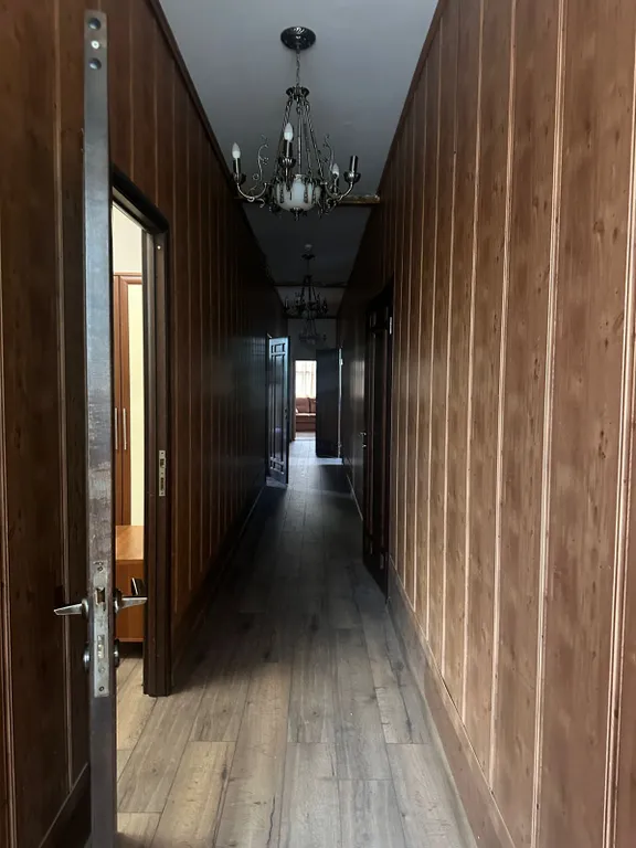 Большой дом с баней, бассейном, мангалом и парковкой