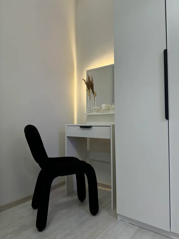 Стильная квартира с видом на колесо Обозрения