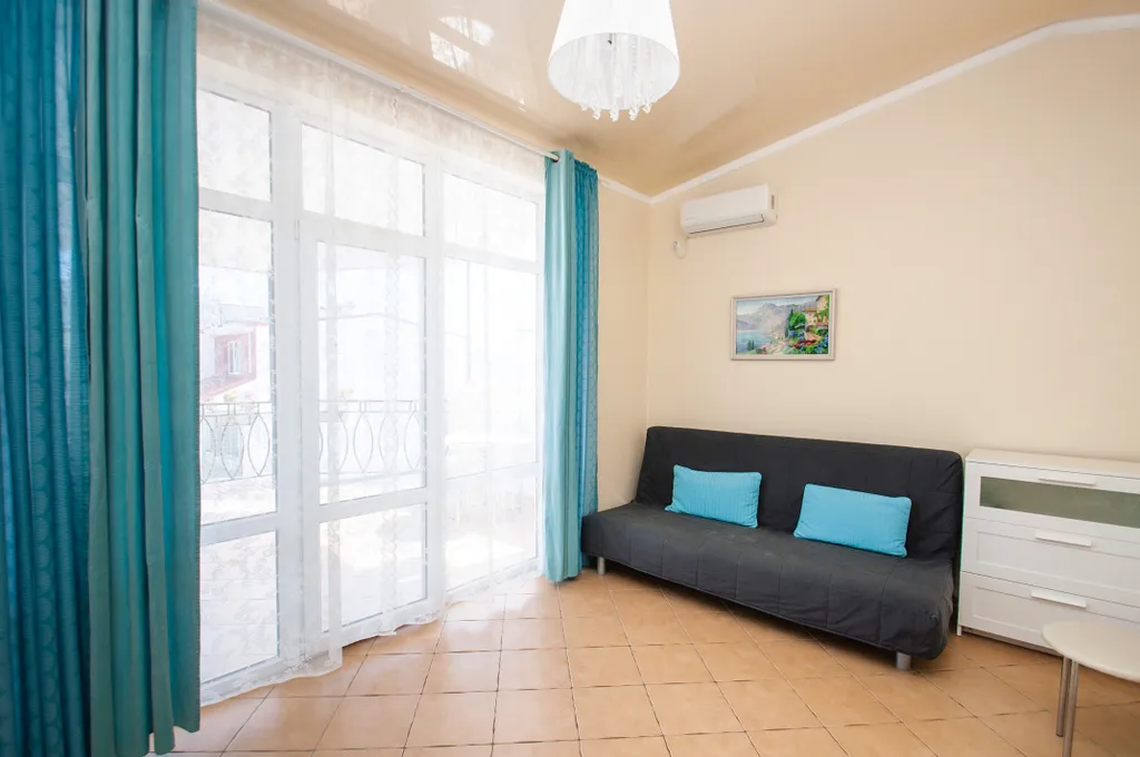 Квартира Апартаменты с террасой и боковым видом на море астра 5 — аренда посуточно в Орджоникидзе