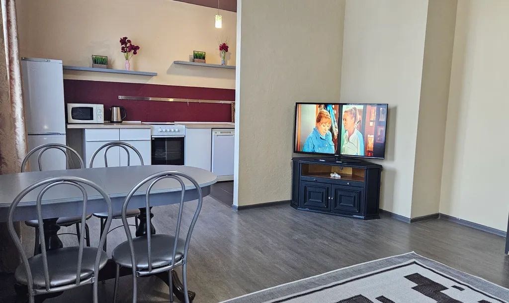 Квартира Квартира Просторная 3-комнатная в центре рядом с красивым парком — Екатеринбург