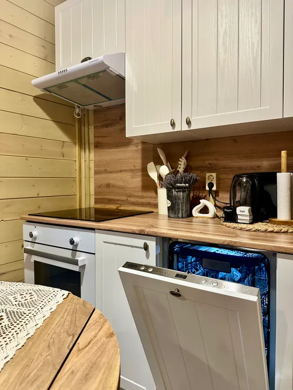 Домик в деревне На Бали Бывали с видом на лес