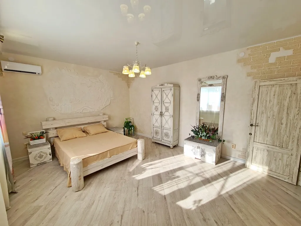 Коттеджу моря: костровая чаша камин детская территория бассейн баттут.