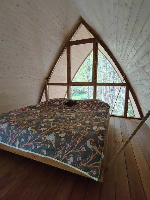 Лесной теремок с горячей купелью