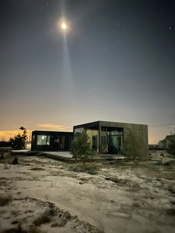 Мини дом с панорамными окнами