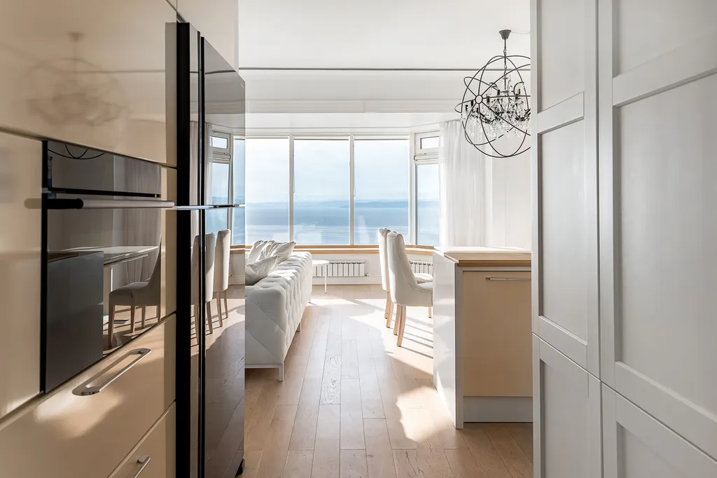 Семейная квартира на первой линии на главной набережной города