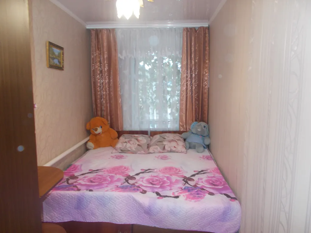 Коттедж Пол дома в зелёном саду в центре города — Ейск