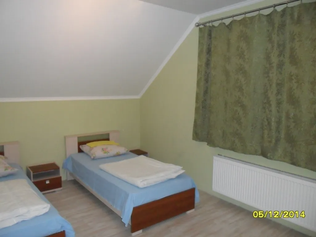 Коттедж 2 этажа в уединенном месте Бреста с парковкой во дворе