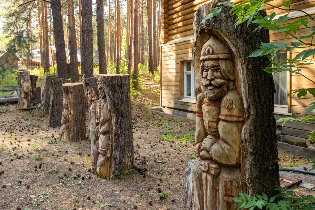 Дом 1 в лесу у реки