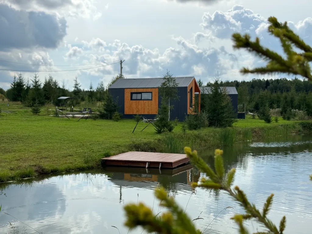 Уютный домик у леса