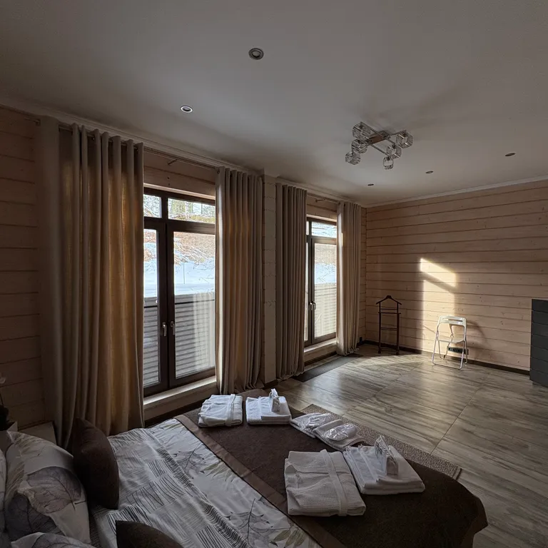 Современный коттедж на берегу озера Лавиярви