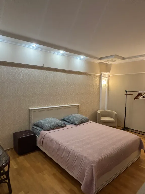 Великолепная квартира-студия в центре  возле реки