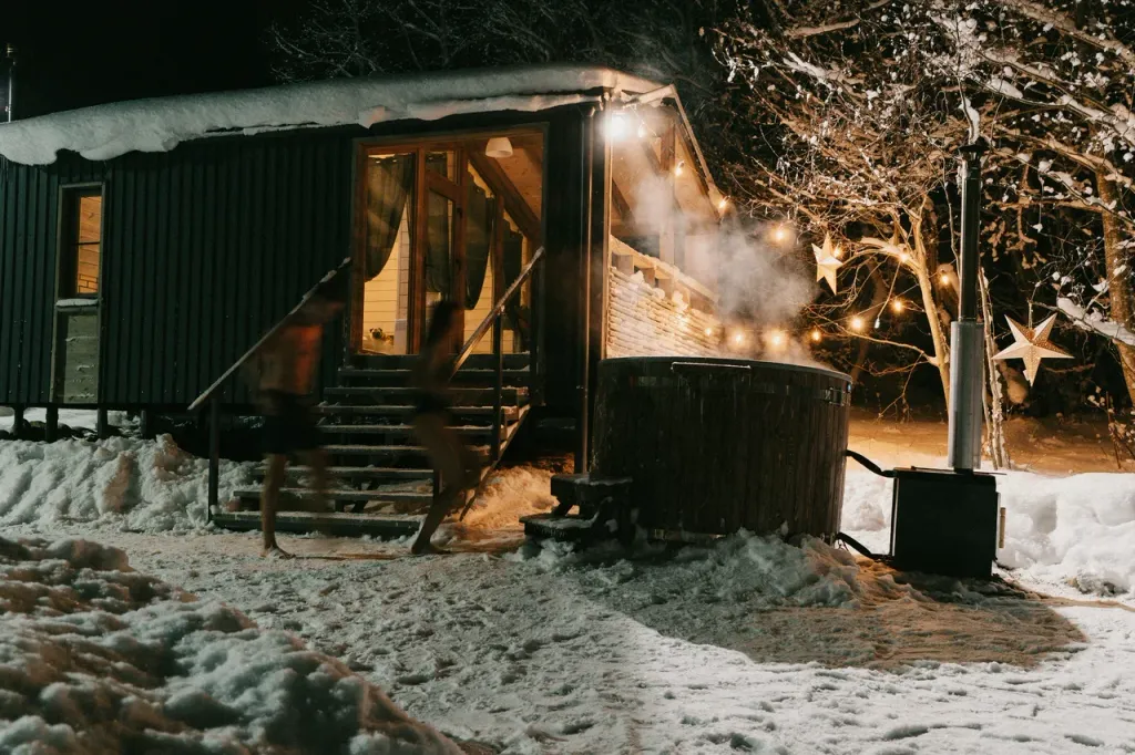 Коттедж с камином и большой террасой