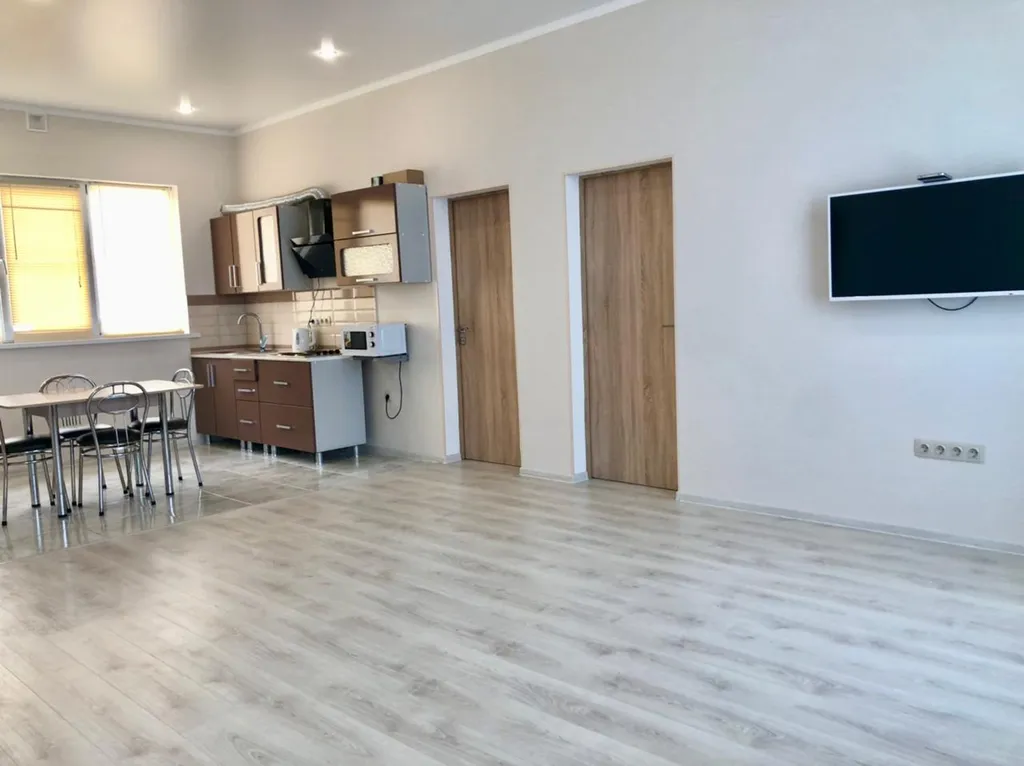 Дом с евроремонтом и шикарным видом на море и горы