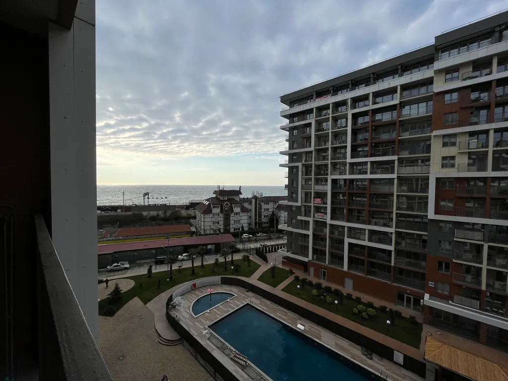 Студия с видом на море и закат