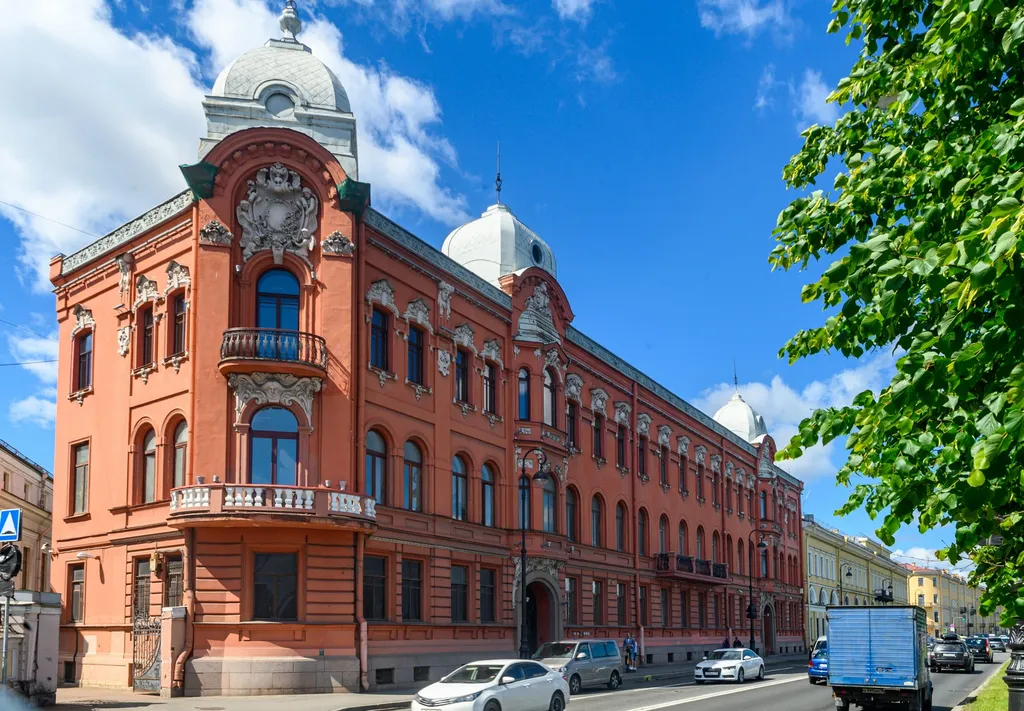Комфортная квартира двумя спальнями на стрелке Васильевского острова