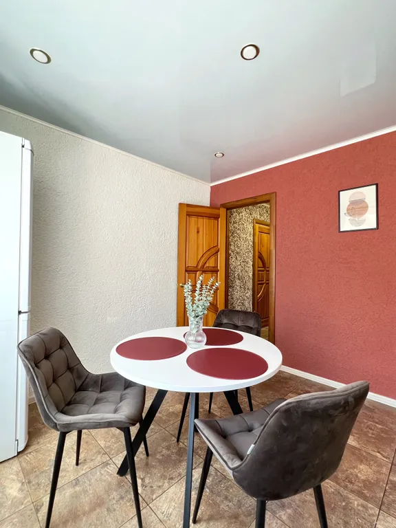 Квартира с лоджией рядом с центральным автовокзалом