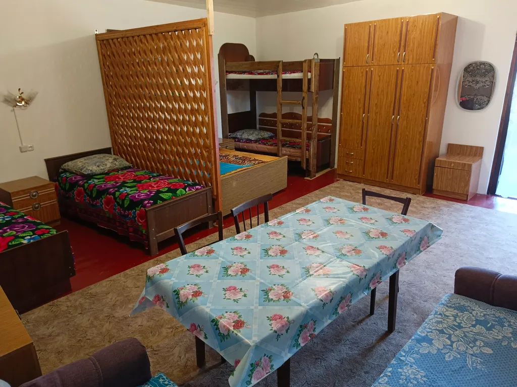 Уютный номер с большим свободным пространством до восьми человек