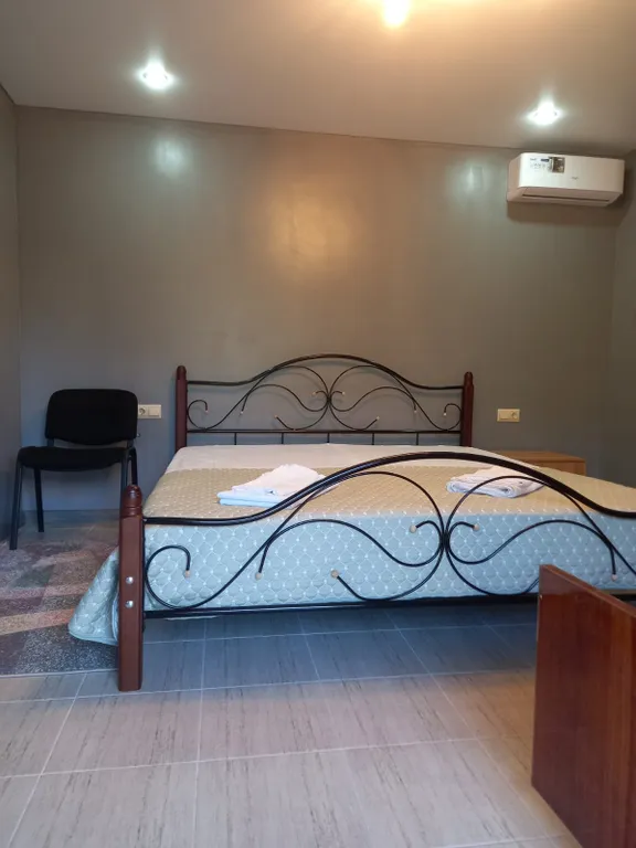 Квартира Номер со всеми удобствами в коттеджном домике — аренда посуточно в Гагра