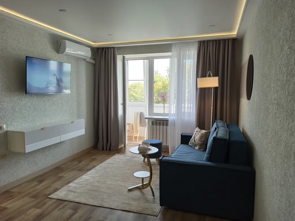 У аэропорта