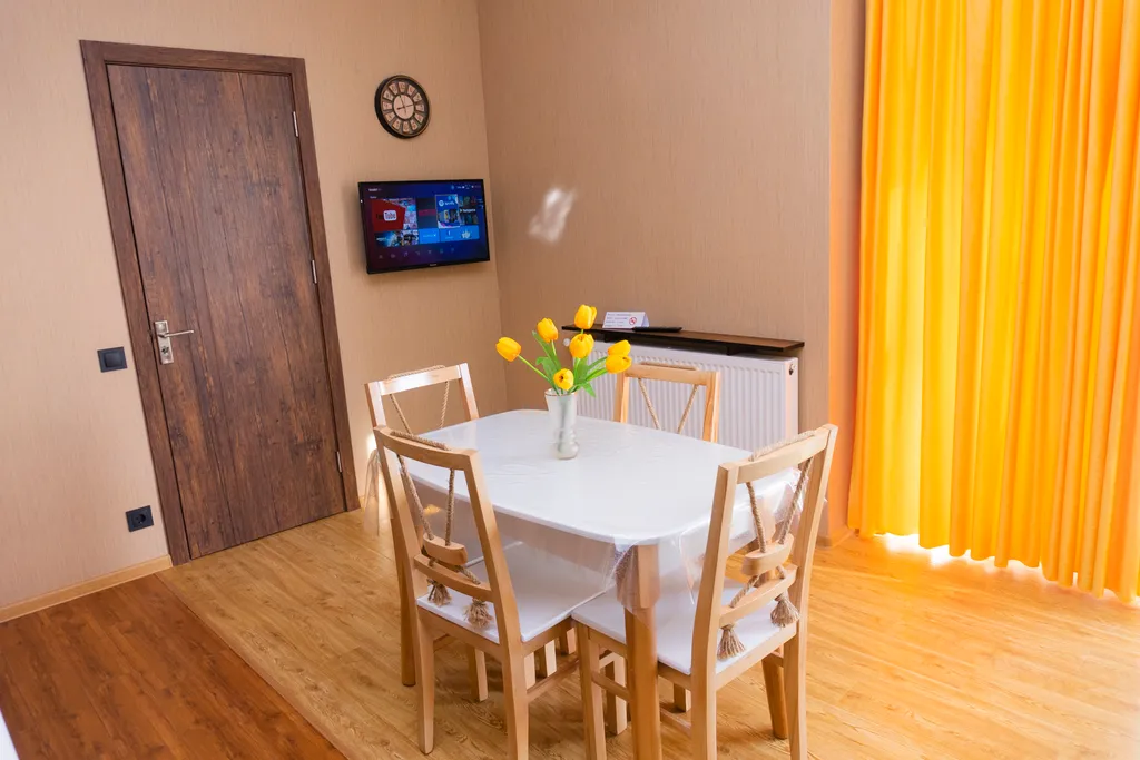 Уютная квартира с большим балконом и видом на город