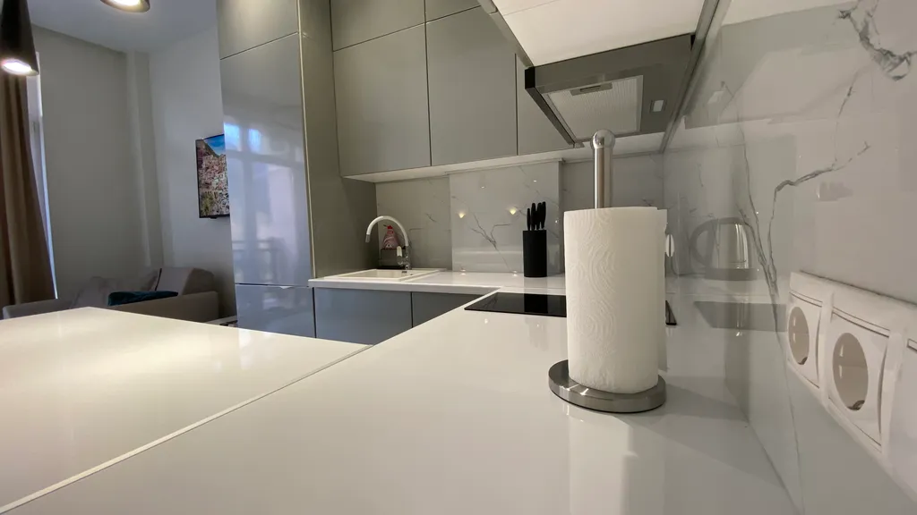 Современная светлая студия в горах