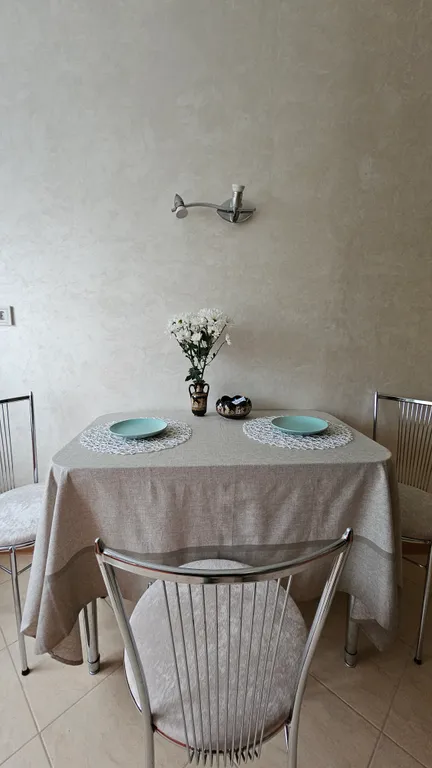 Тихая квартира в самом центре с видом на сквер