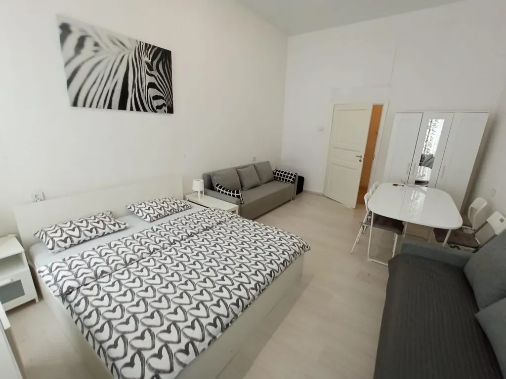 QuickStay 3BR Apartment