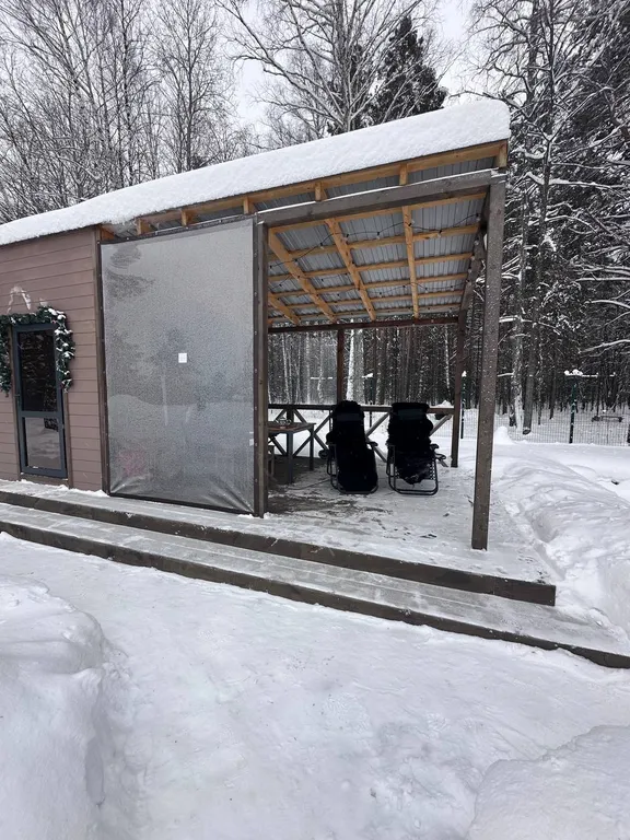 Домик с баней в лесу