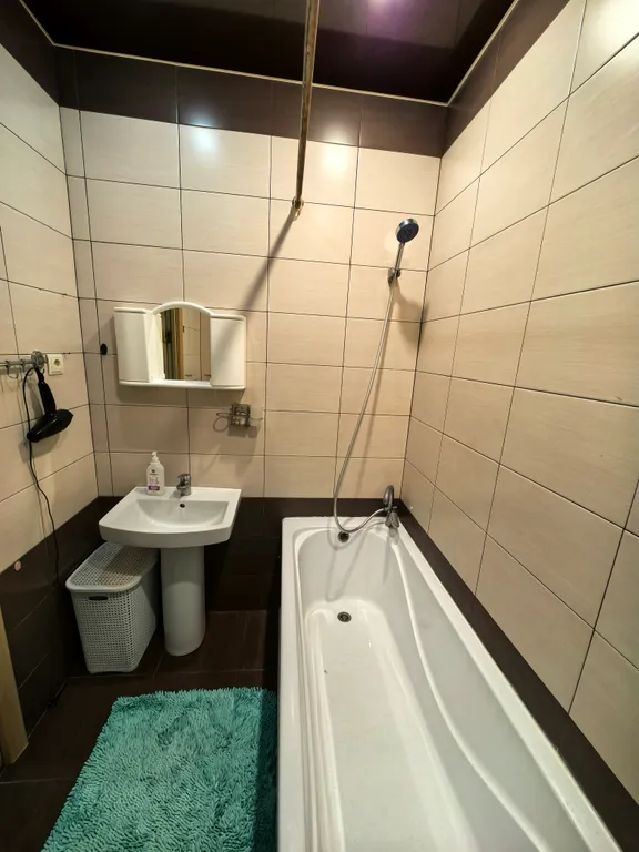 Хорошая двушка возле Ауры