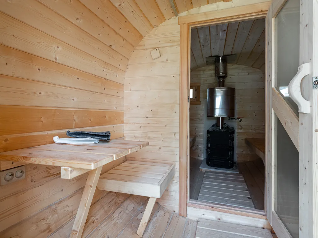 Домик у леса с камином и баней