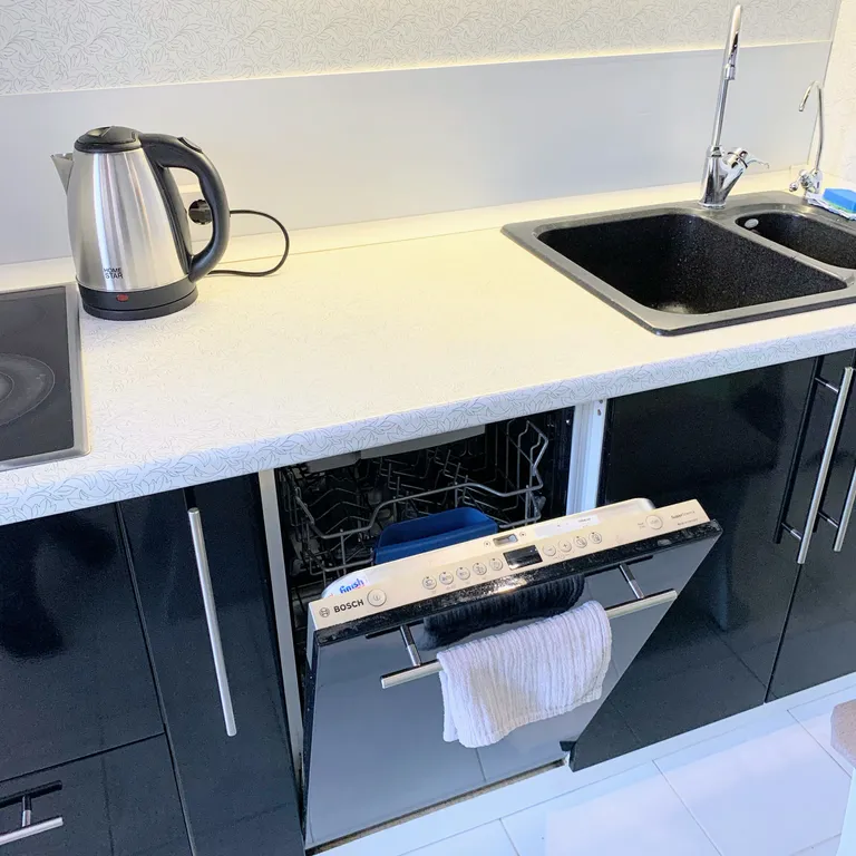 Просторная студия возле Перинатального центра