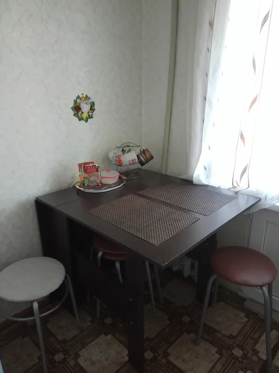 Уютная двухкомнатная квартира в центре города. Балкон застеклён