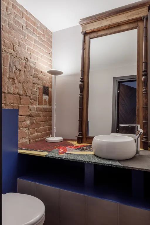 Высокий лофт в центре напротив Мариотт