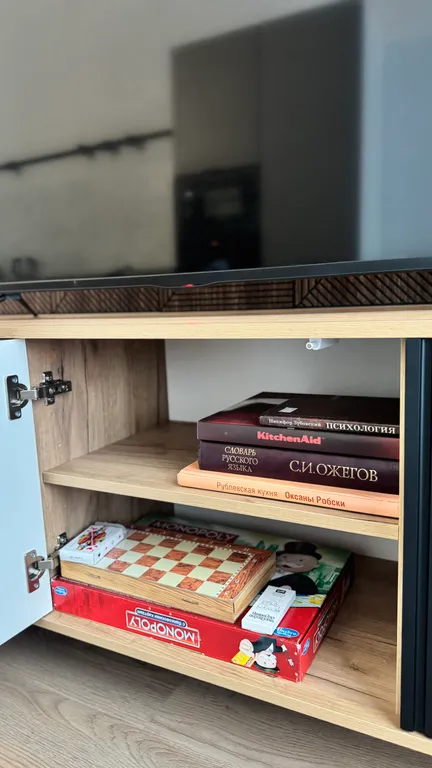 Евродвушка с высокими потолками и большими окнами, 2 кровати