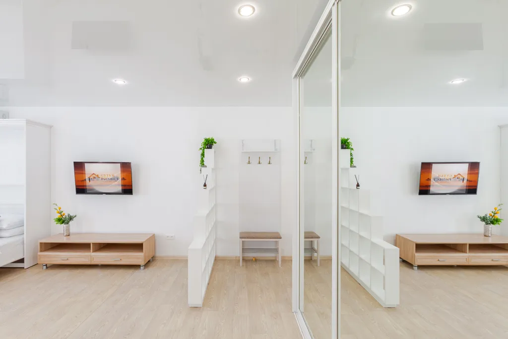 Большая студия около Железнодорожного вокзала в центре города