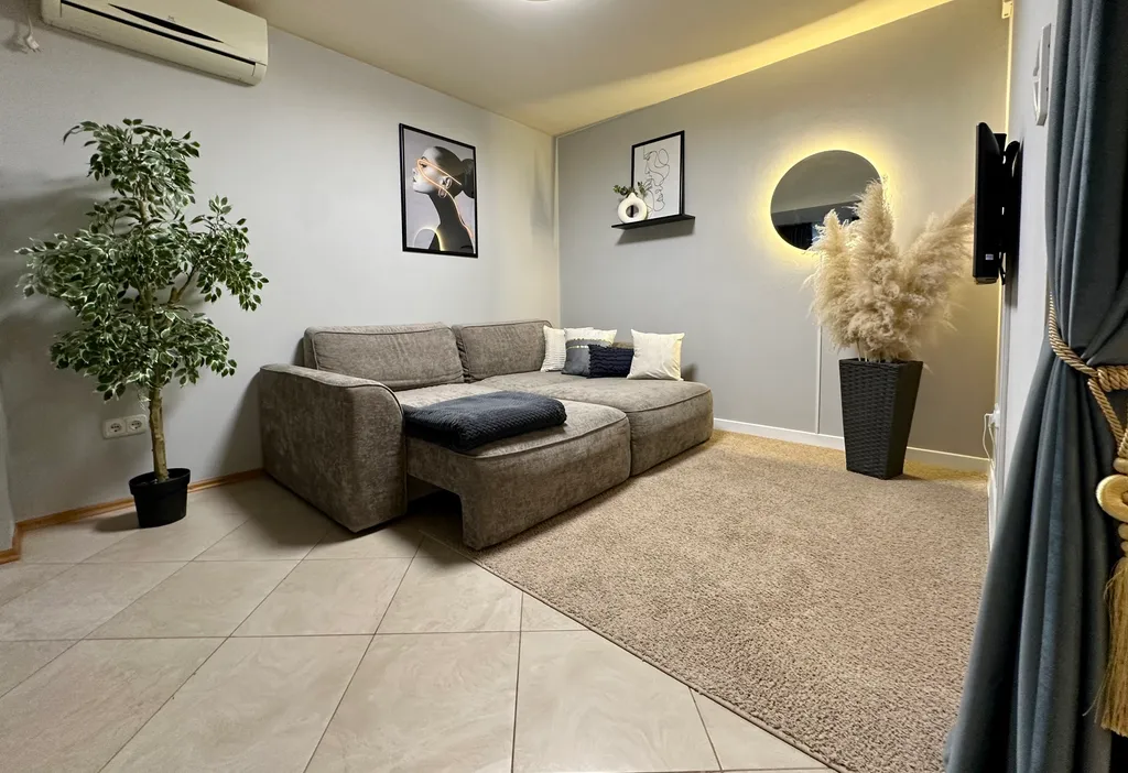 Большая тpехкомнaтнaя квартира с джакузи