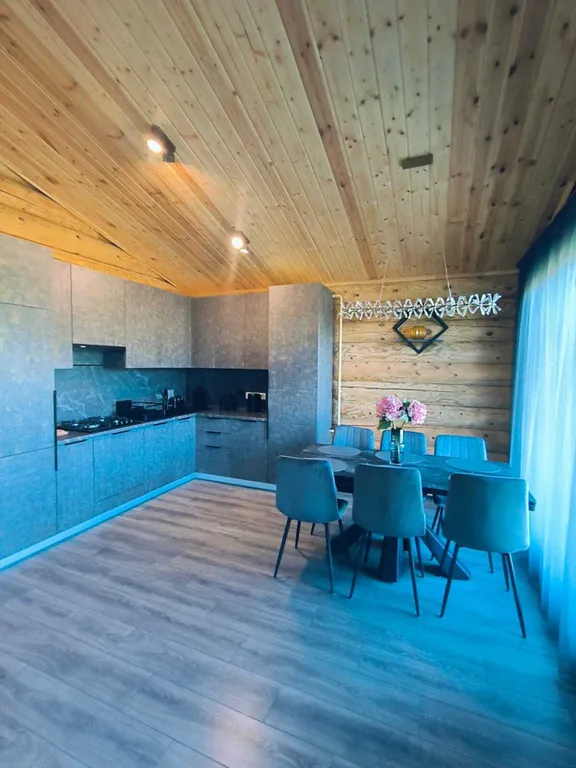 Уютный гостевой дом на берегу большого озера