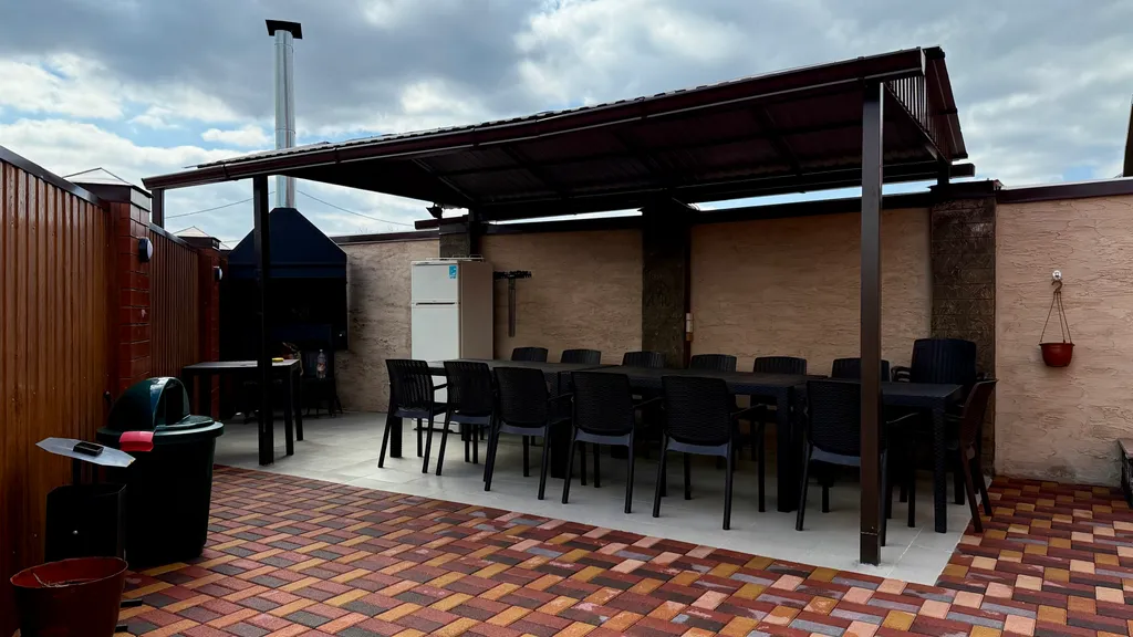 Дом с бассейном и баней